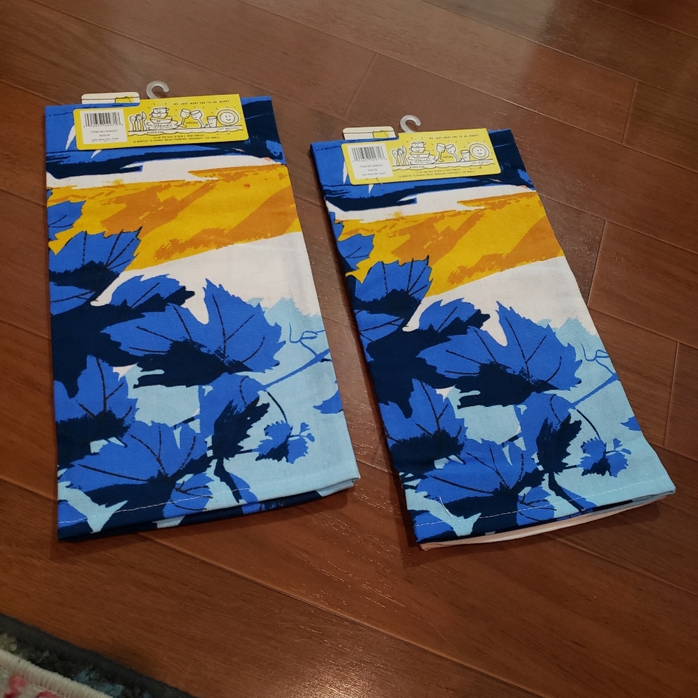 Blue Q 'Lake Wine' Kitchen towel - Picture 4 of 5